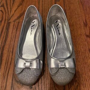 Nina Girls Silver Glitter Shoes Size 4